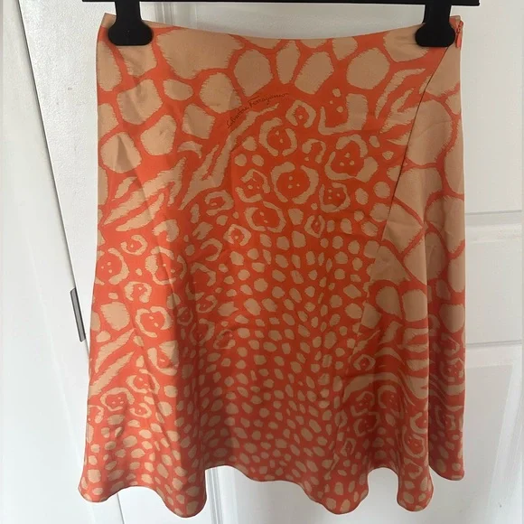 Salvatore Ferragamo Ruffle Orange Leopard Silk Midi Skirt - size 42 (M) - Picture 2 of 6